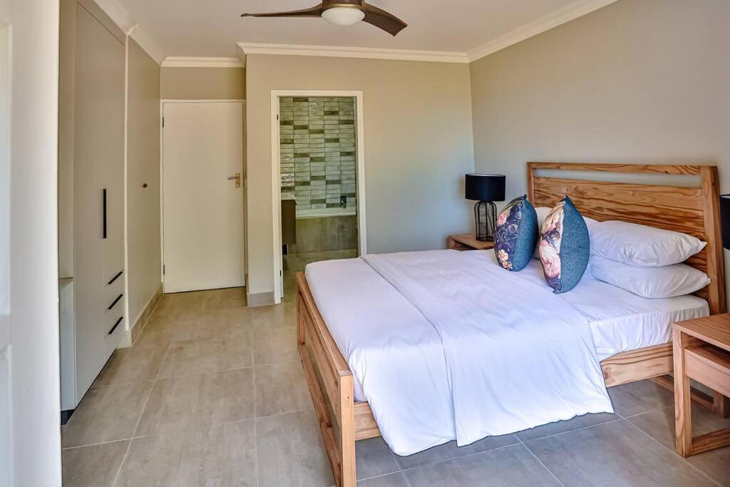 Apartamento Large Sea View, Walk To Eateries, Loadshed Free Ballito Exterior foto